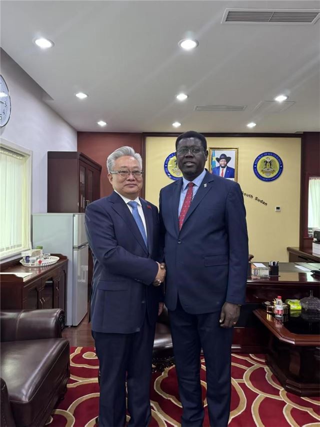 中非友好经贸发展基金会执行理事长黄兆锦先生在